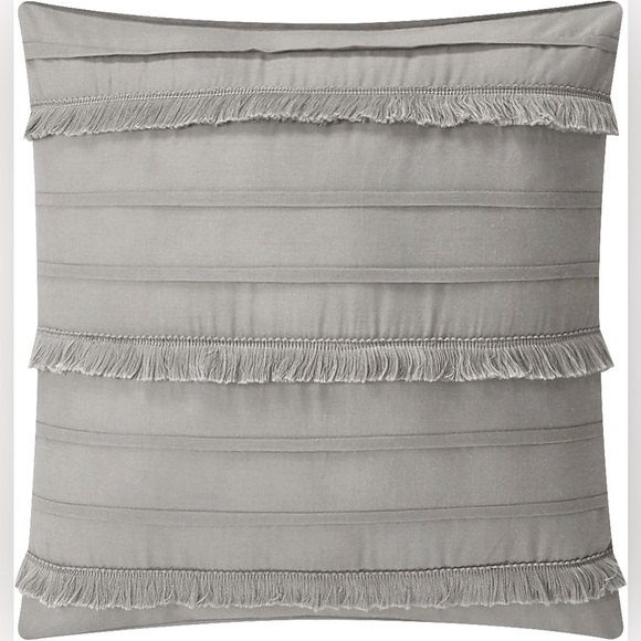 New York and Company Artista Queen Comforter Set Grey 5 Piece Jacquard Brand New - Picture 5 of 7